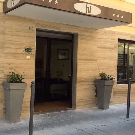 Hotel Touring Livorno Esterno foto
