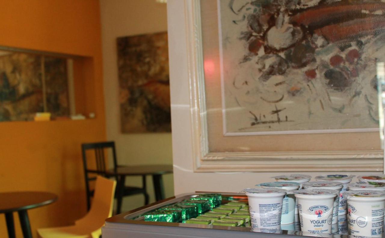 Hotel Touring Livorno Esterno foto