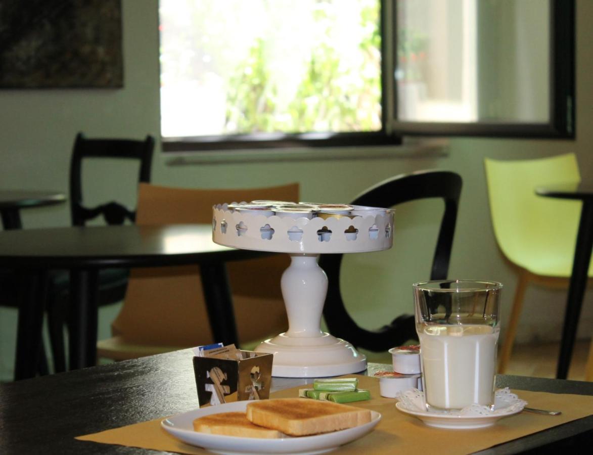 Hotel Touring Livorno Esterno foto