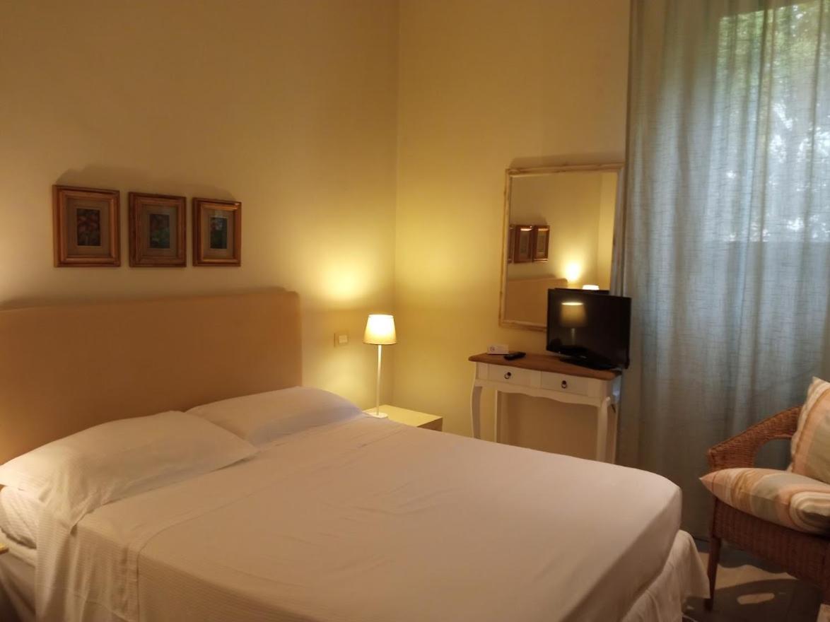 Hotel Touring Livorno Esterno foto
