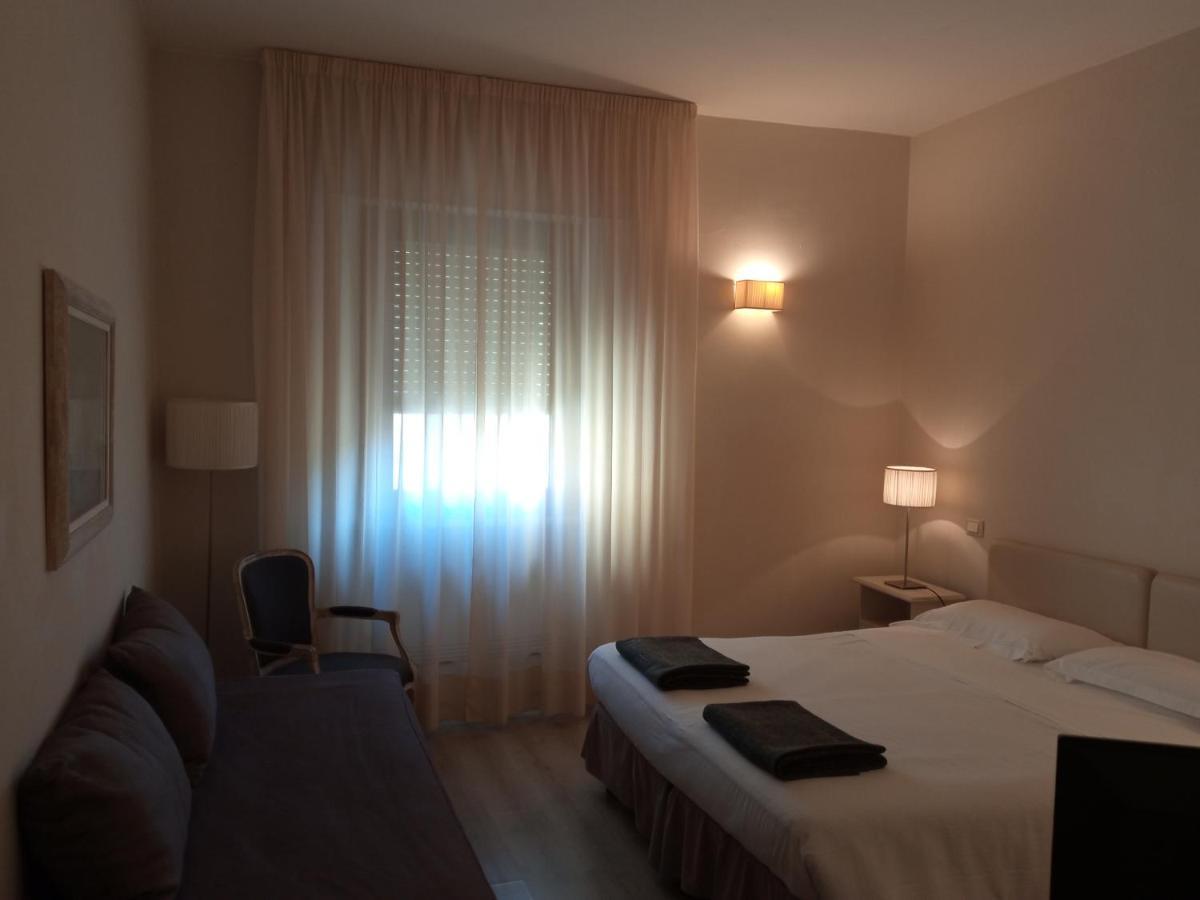 Hotel Touring Livorno Esterno foto