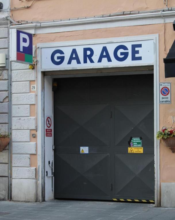 Hotel Touring Livorno Esterno foto