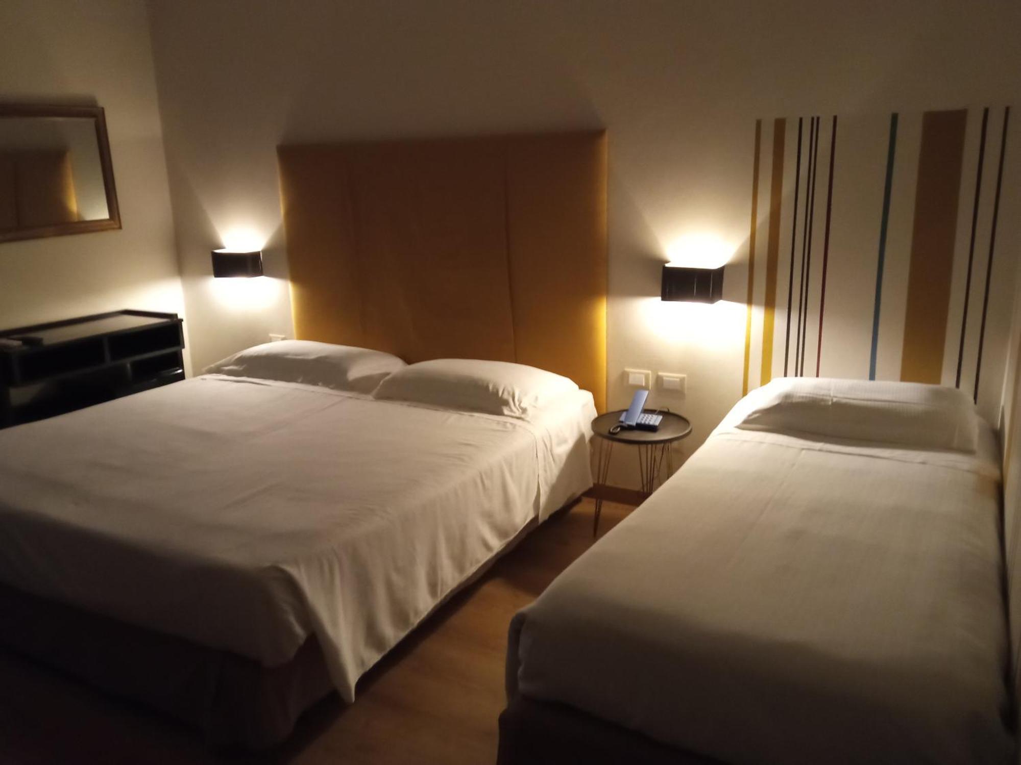 Hotel Touring Livorno Esterno foto