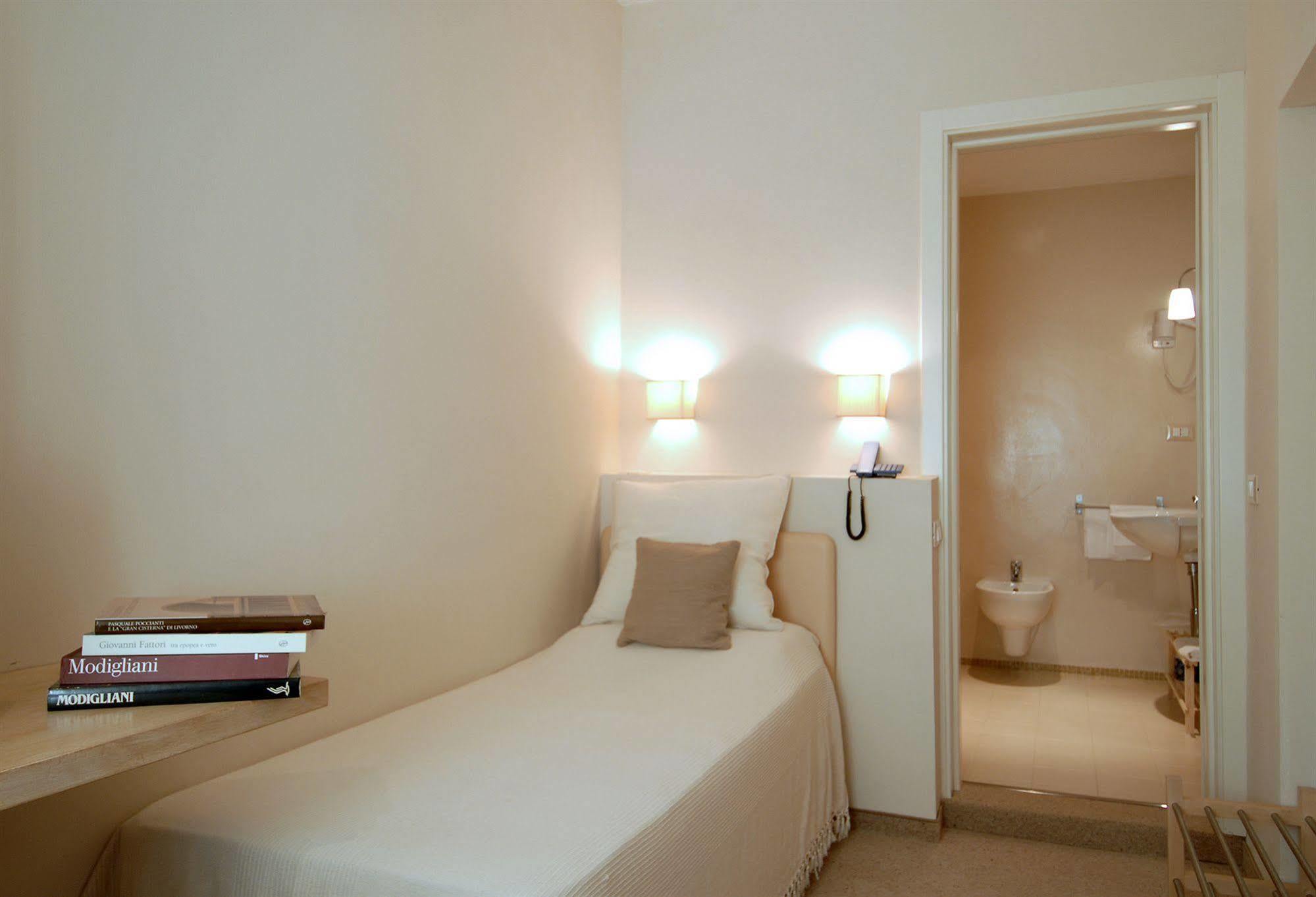 Hotel Touring Livorno Esterno foto