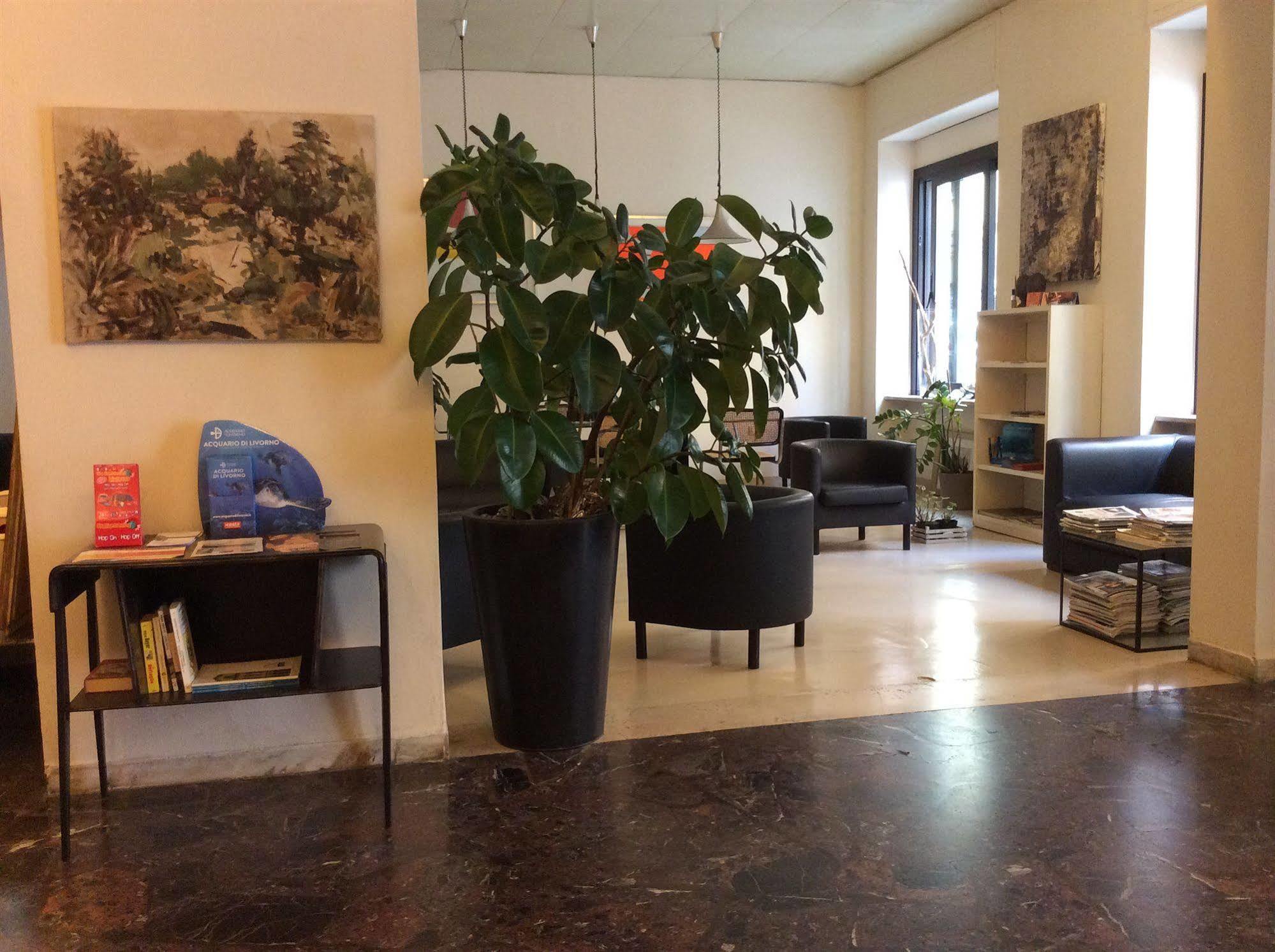 Hotel Touring Livorno Esterno foto