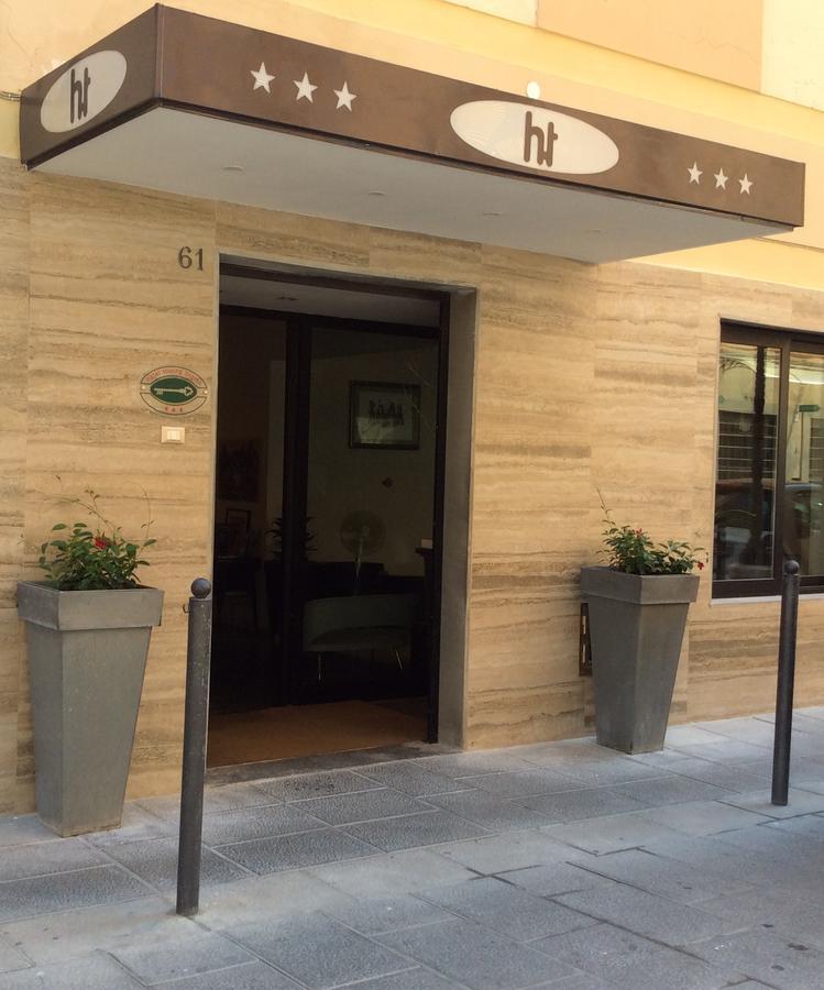 Hotel Touring Livorno Esterno foto
